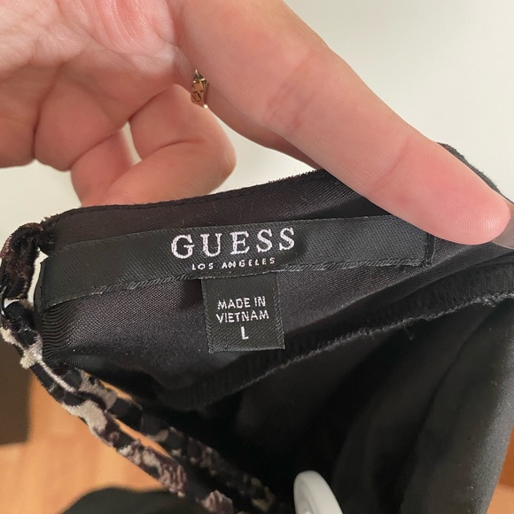 Guess form fitting dress - Picture 4 of 5